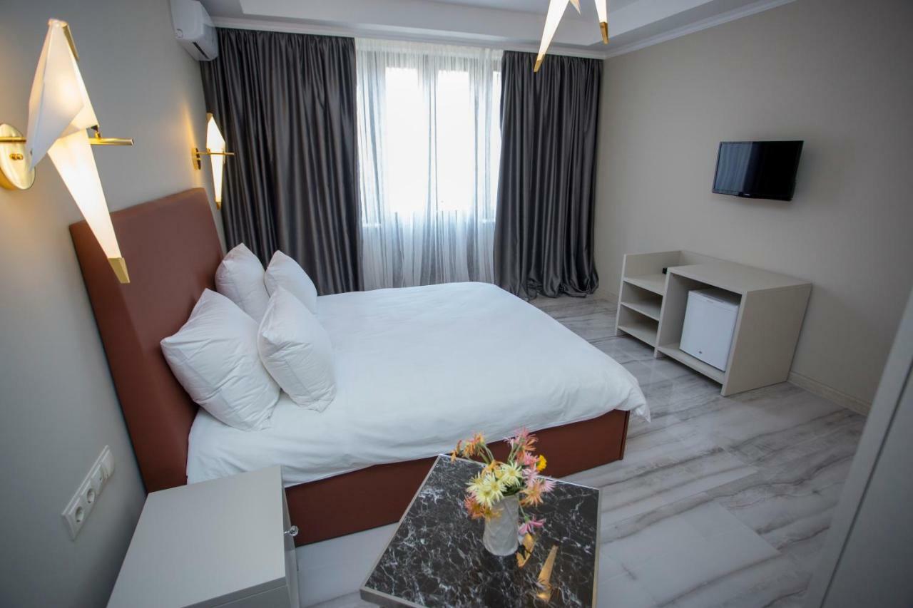 Downtown Hotel Batumi Kültér fotó